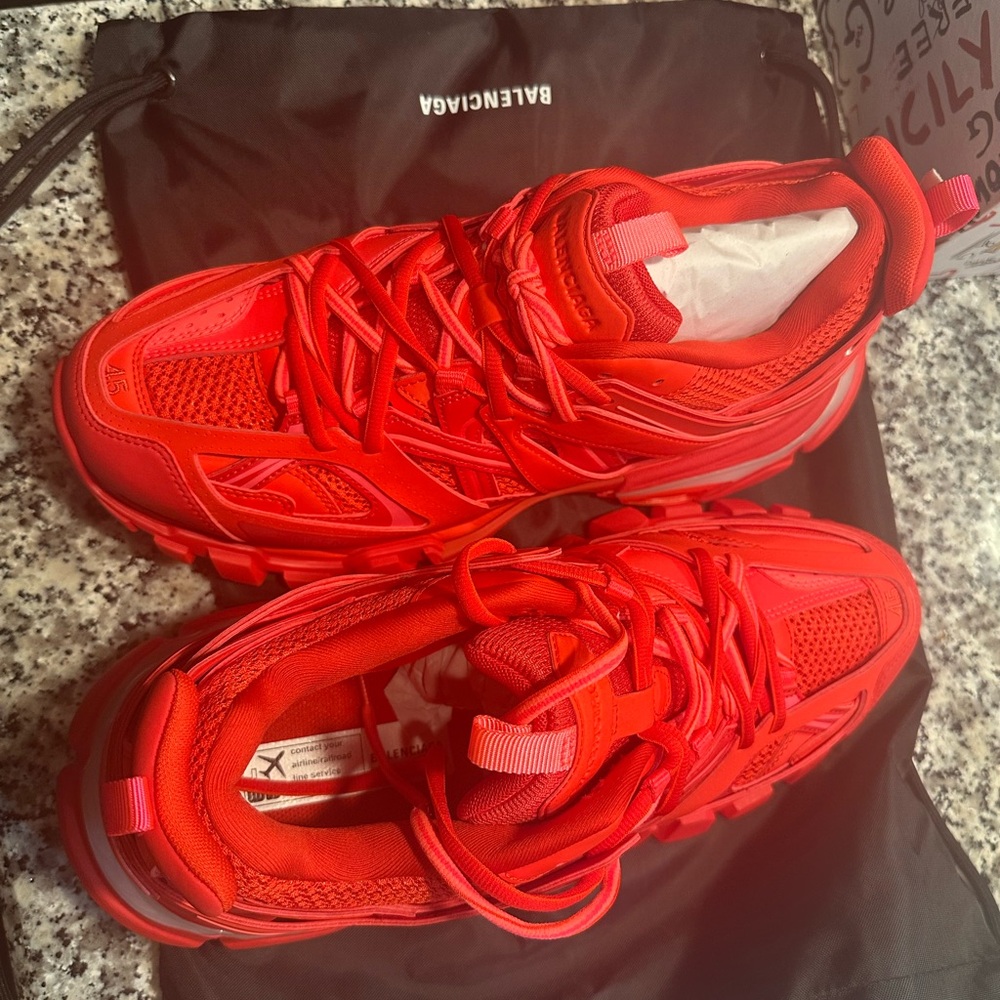 New Balenciaga Men Runner Sneakers
